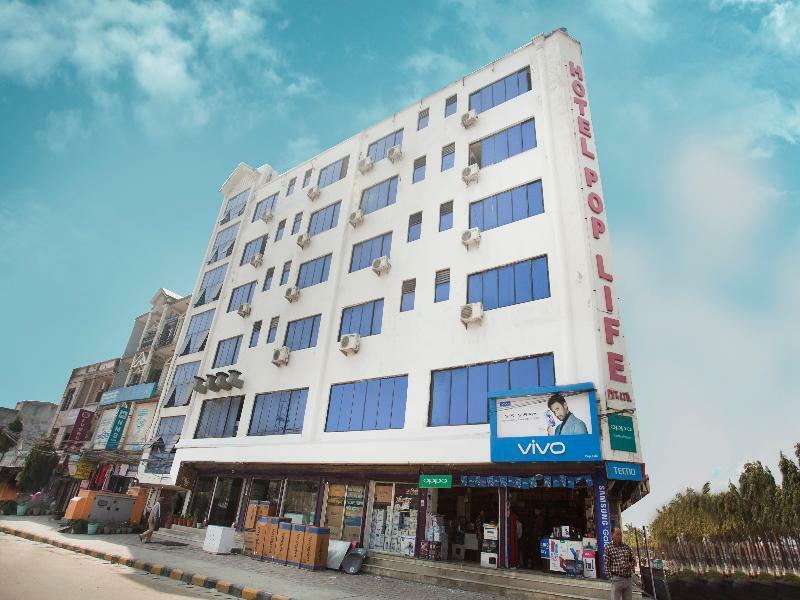 Oyo 343 Pop Life Hotel Banke Exterior foto